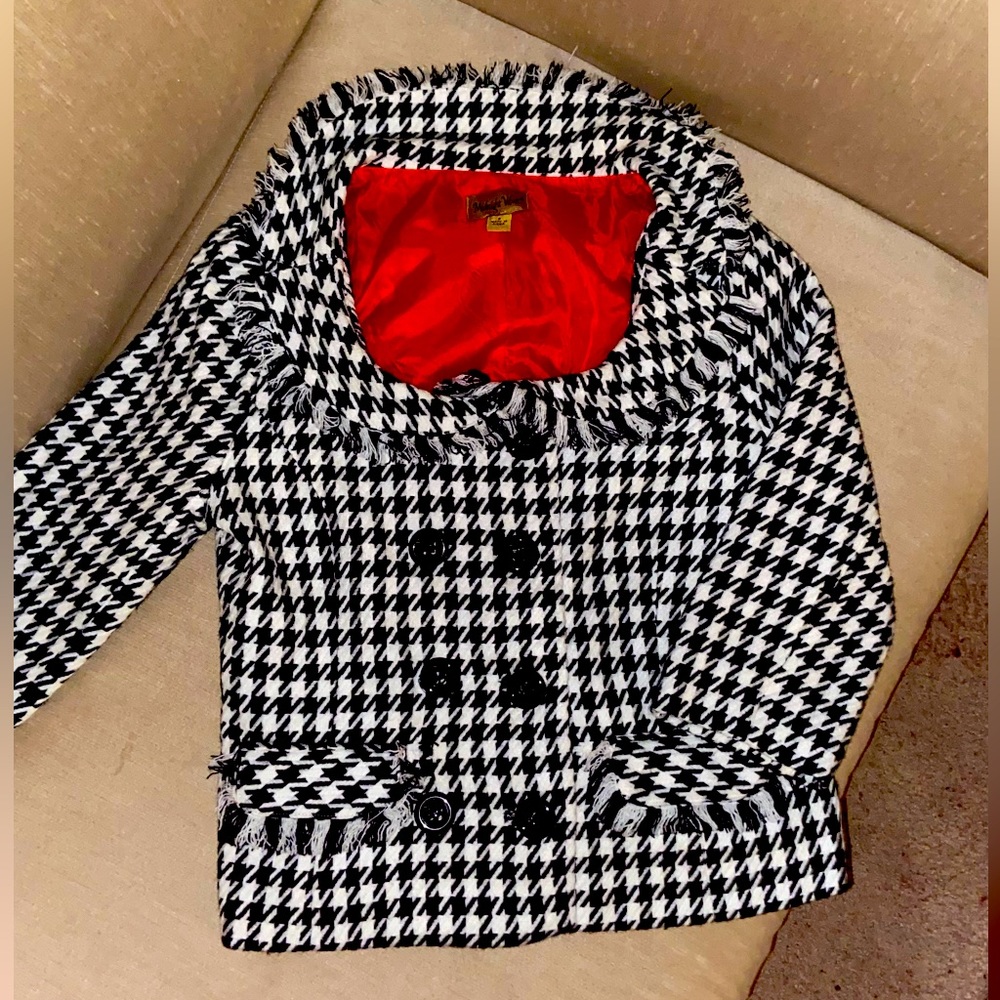 Houndstooth Print Double Breasted Crop Blazer.